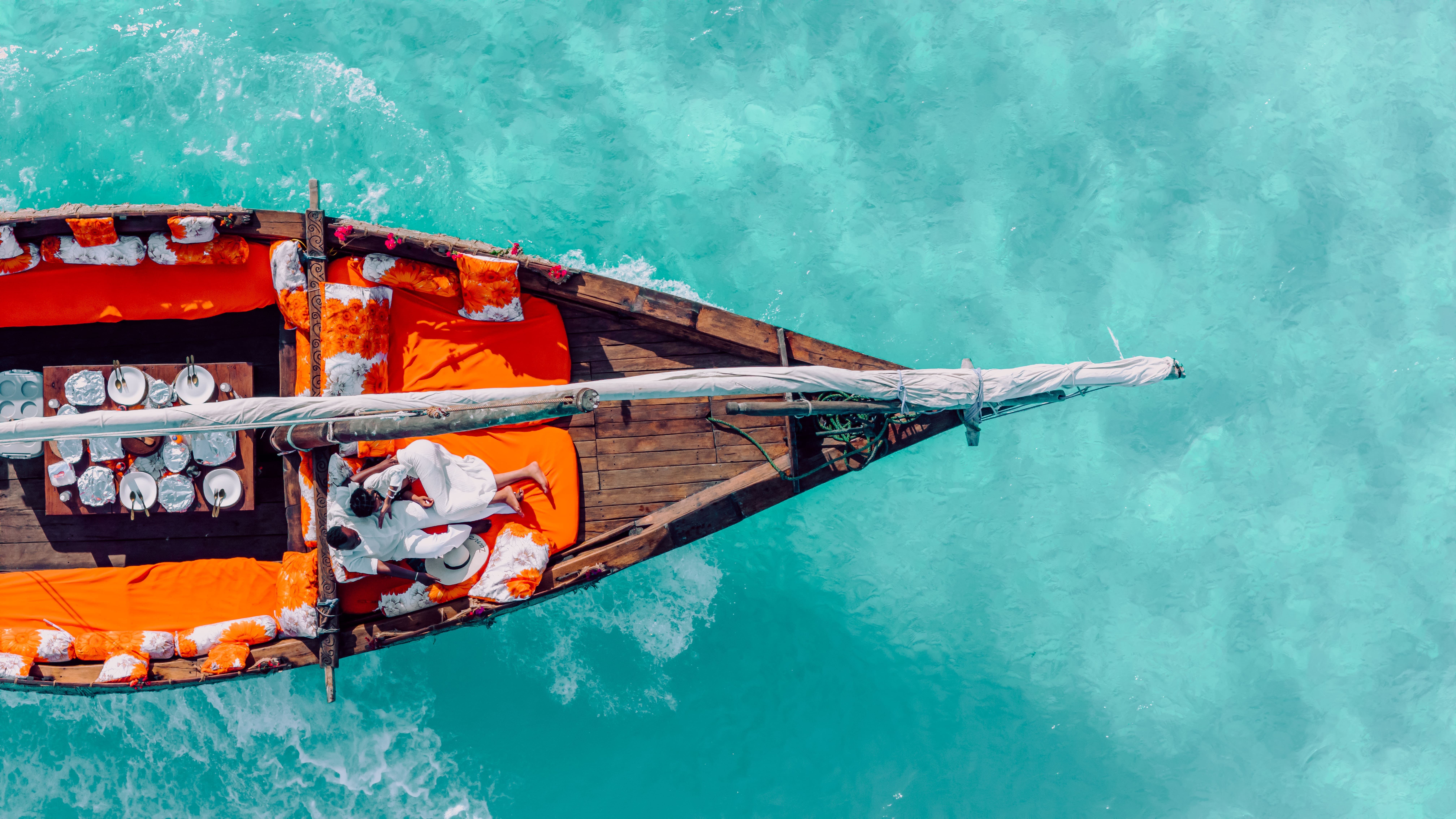 Mnemba Island luxury full-day snorkelling and sailing tour